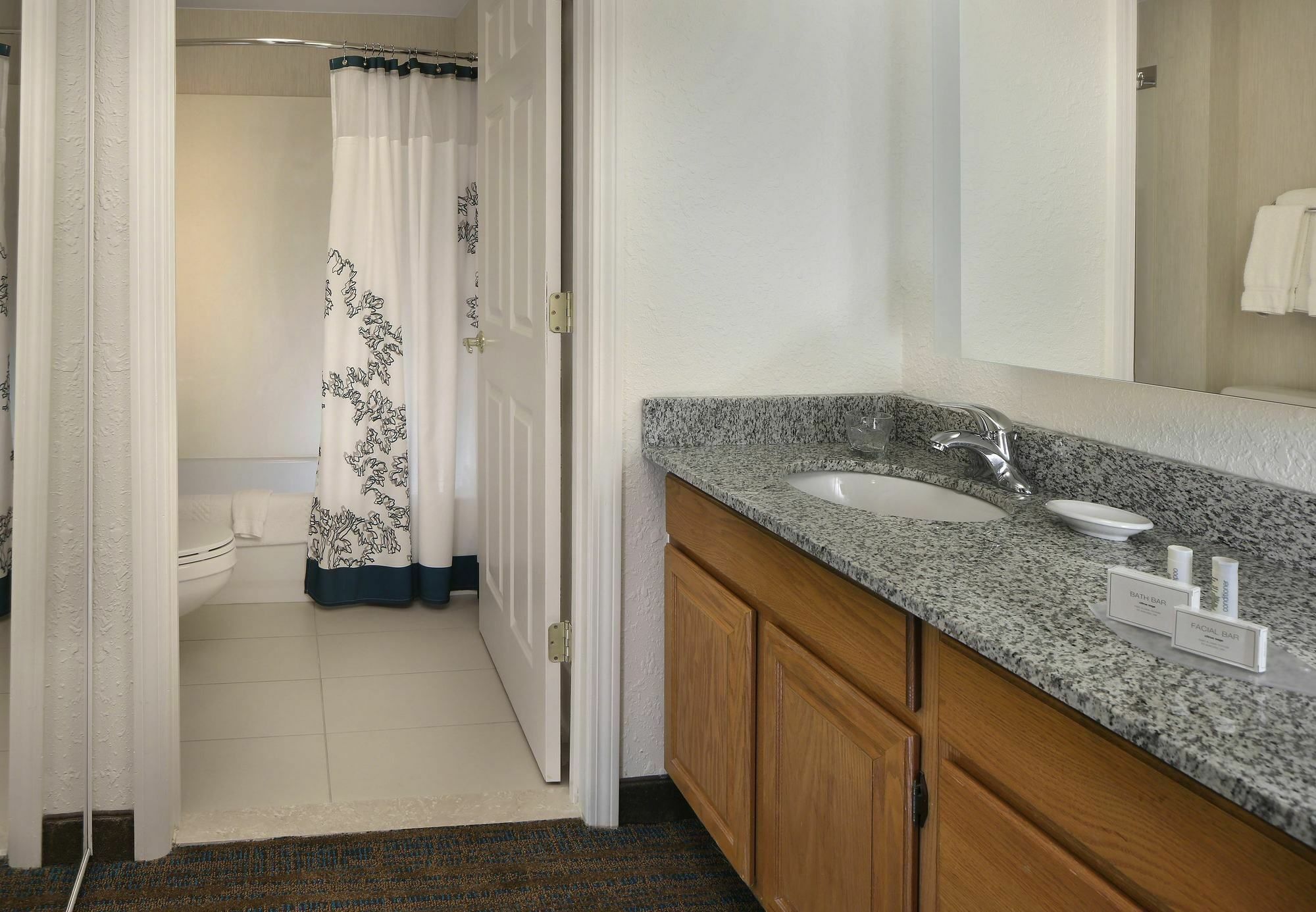 Residence Inn Данбери Экстерьер фото